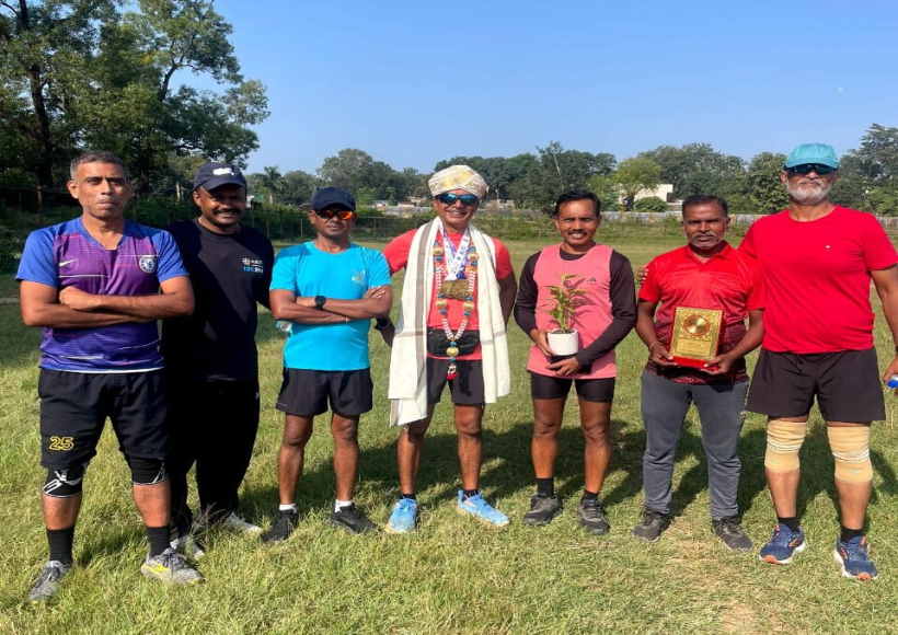 राँची के रोड रनर सैकत चौधरी और कोच संतोष एनएसीसी रनिंग क्लब,एचईसी, राँची में