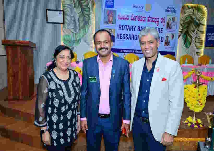 बीएनआई एनडब्ल्यू क्षेत्र के निदेशक श्री राम समतानी और श्रीमती वर्षा समतानी के साथ अध्यक्ष आरटीएन राहुल कुमार