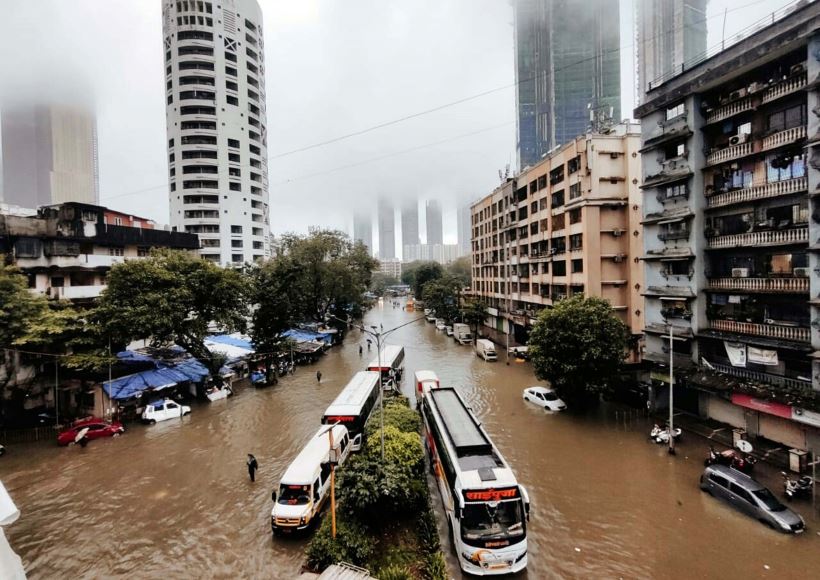 मूसलाधार बारिश