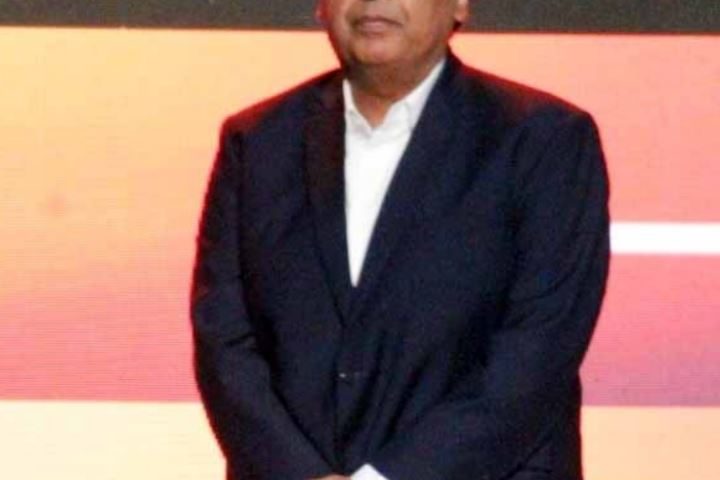 मुकेश अंबानी