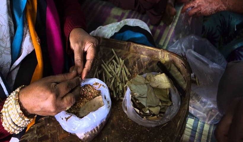 New study reveals the state of women beedi rollers in India