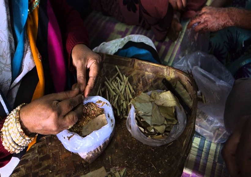 New study reveals the state of women beedi rollers in India