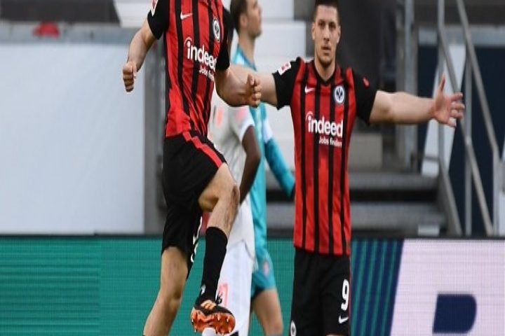 Frankfurt upset Bundesliga leaders Bayern