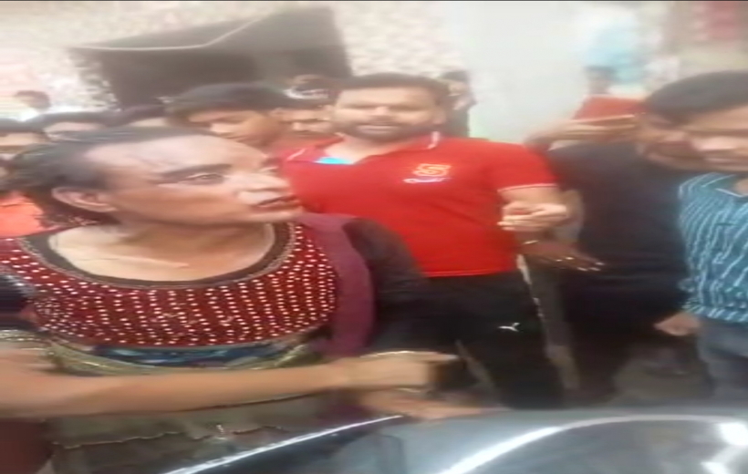 The kidnapper was thrashed badly