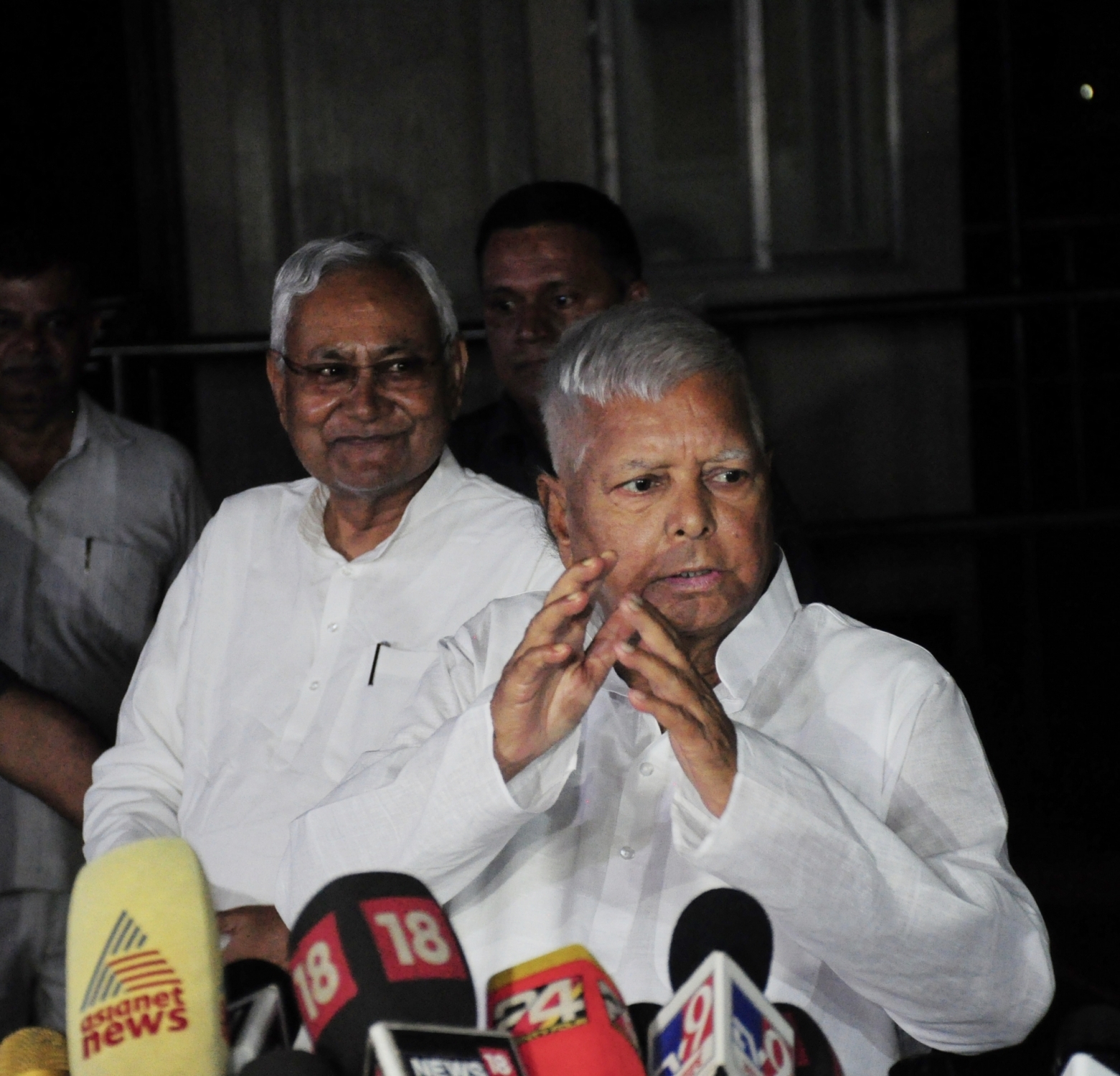 Bihar CM Nitish Kumar and RJD chief Lalu Yadav address media after meeting Congress interim president Sonia Gandhi, in New Delhi