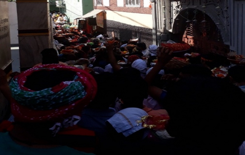 temple,Crowd