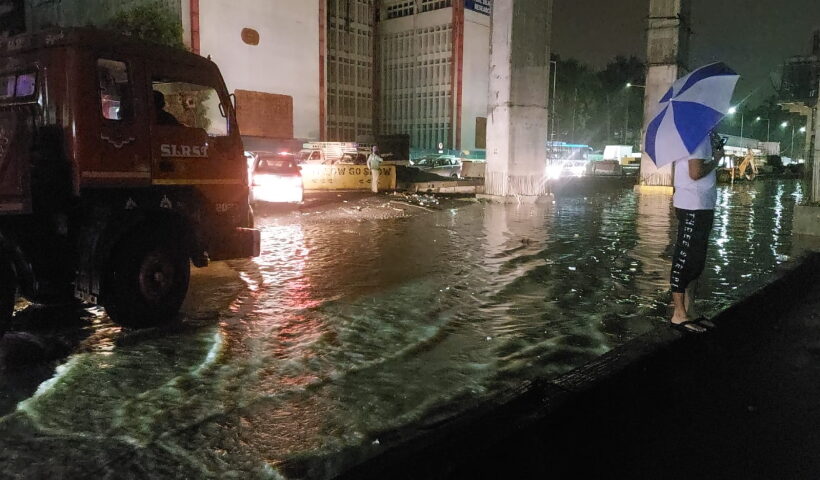 Incessant rains continue to lash B'luru: create havoc, yellow alert given for 3 days