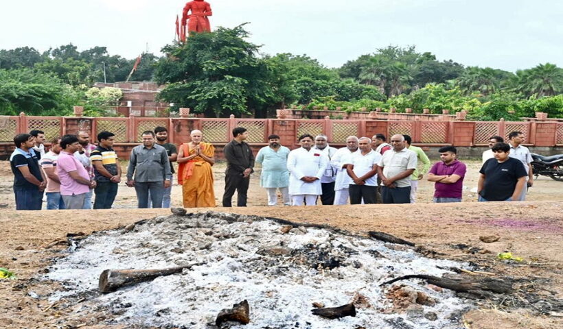 Samajwadi Party chief Akhilesh Yadav after the cremation of his father and Samajwadi Party patriarch Mulayam Singh Yadav, in Saifai