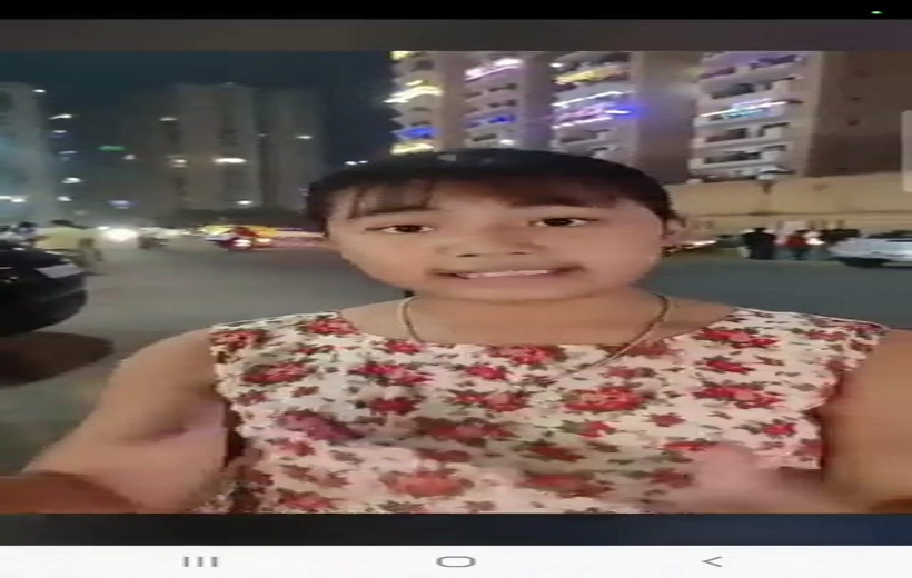 Celebrity was praising the beauty of Greater Noida through Facebook Live, crooks took off mobile.