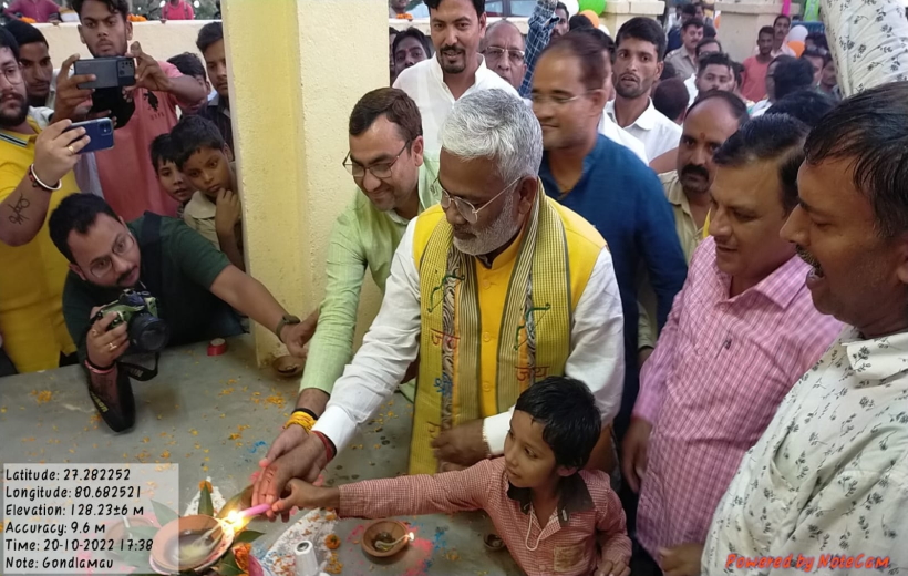 Hundreds of villages twinkle in the light of more than five crore lamps in UP