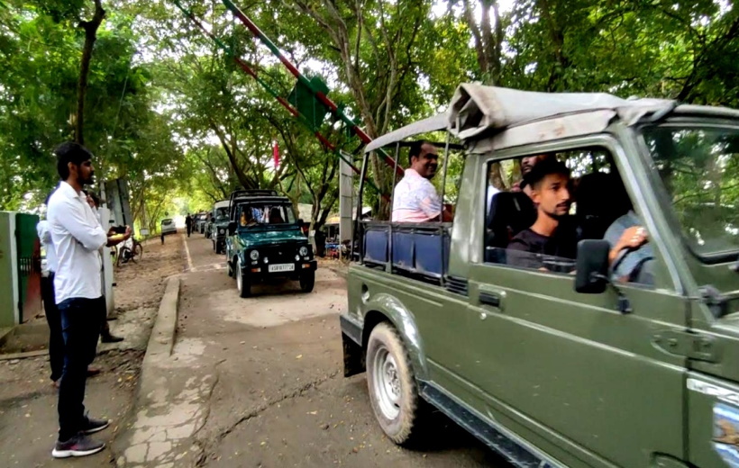 Kaziranga starts e-booking of safaris for tourists.