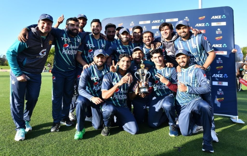All-round show guides Pakistan to Tri-series title triumph over New Zealand