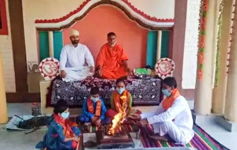 5 people of Muslim family adopted Hinduism in UP