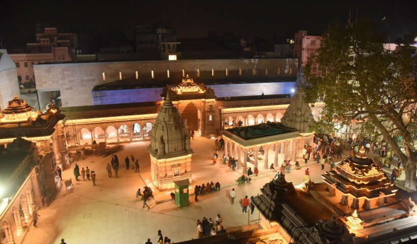 Kashi Vishwanath temple by night