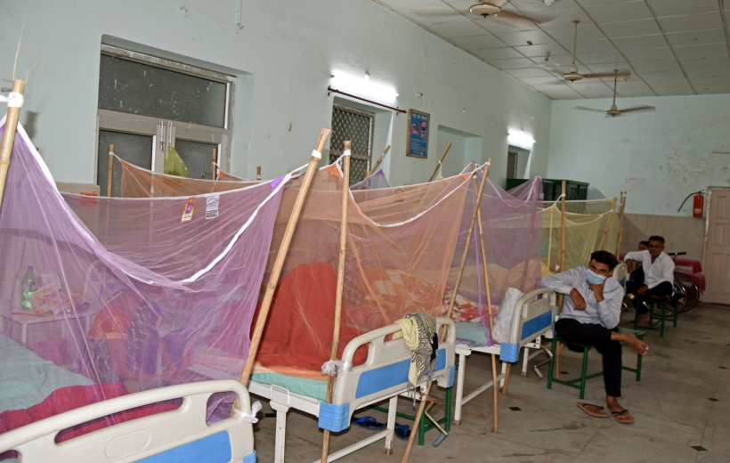 Lucknow: Patients undergoing treatment at the dengue ward of Balrampur hospital in Lucknow