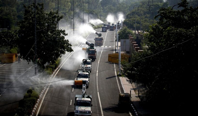 Mobile Anti-Smog Guns vehicles sprinkle water