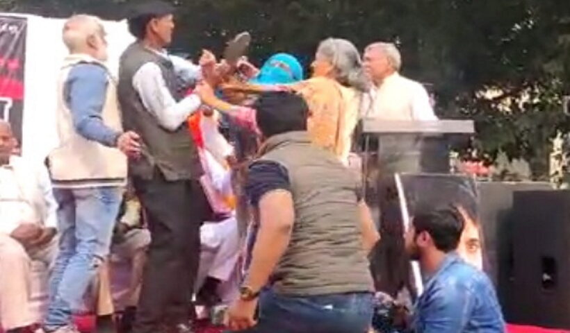 Woman thrashes man with slipper during Hindu Mahapanchayat on 'Justice for Shraddha'