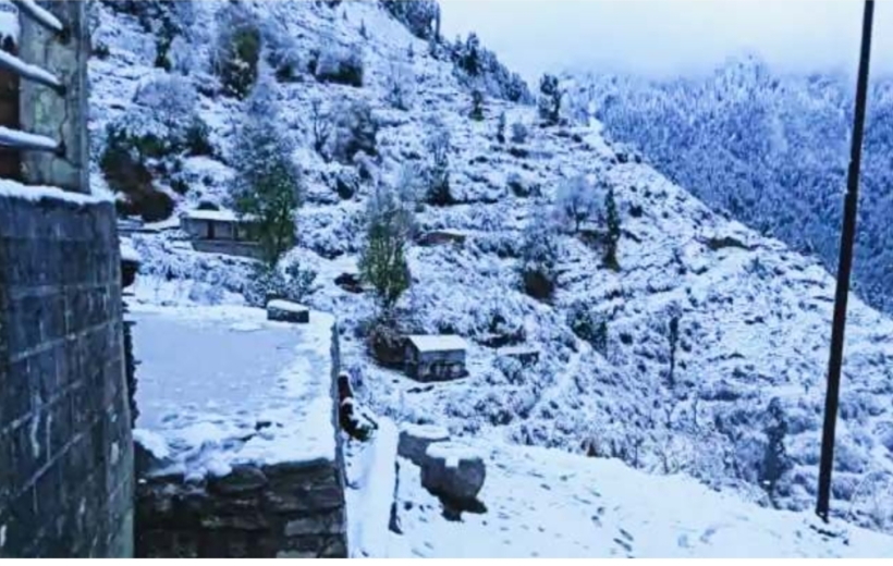 The high hills of Uttarakhand were covered with snow, this condition will remain in the weather for two days.