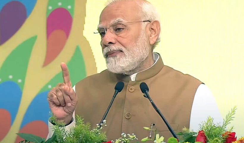 प्रधानमंत्री नरेंद्र मोदी