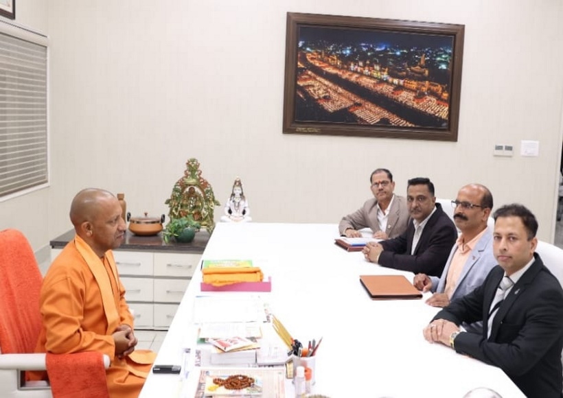 Chief Minister Yogi Adityanath paid a courtesy call on a group of Indian industrialists at his official residence.