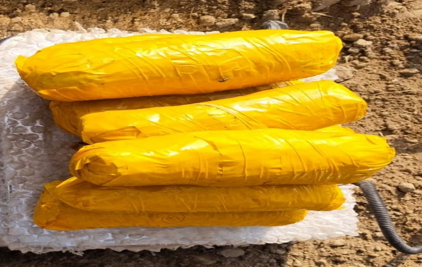 More than two and a half kilos of heroin and weapons recovered on India-Pakistan border