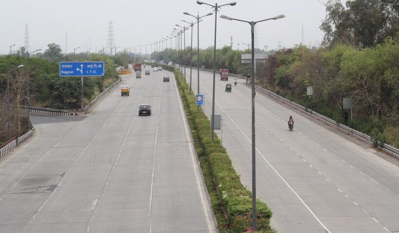 New Delhi: Deserted view of Delhi roads traffic movement slow on roads during the one week lockdown imposed by Delhi CM Arvind Kejriwal in new Delhi on Tuesda