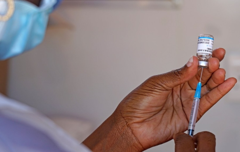 A medical worker prepared a dose of the Chinese COVID-19 vaccine in Windhoek, Namibia, on Jan. 9, 2022. (Xinhua/Chen Cheng/IANS)