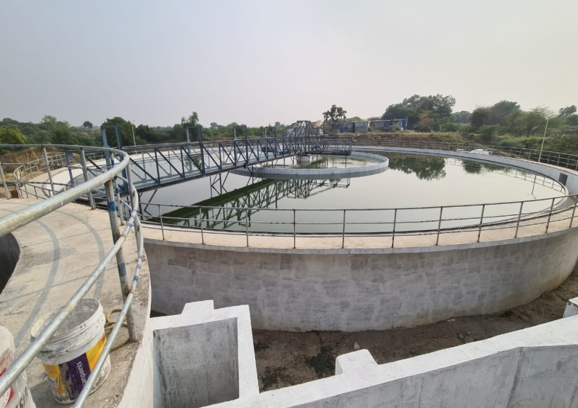 Selfie points are becoming sites polluting the Ganges in Uttar Pradesh.