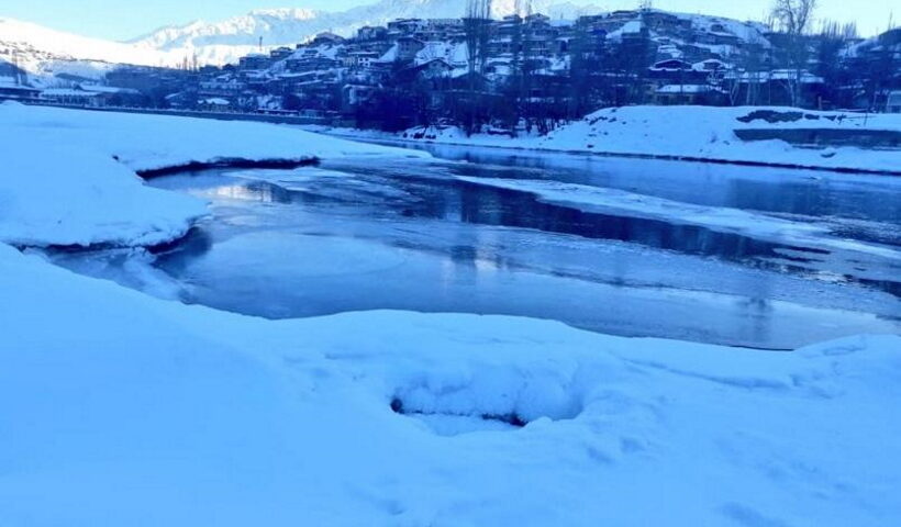 espite the end of harsh period of Chillai-Kalan on January 31, cold conditions still persist in the Kashmir