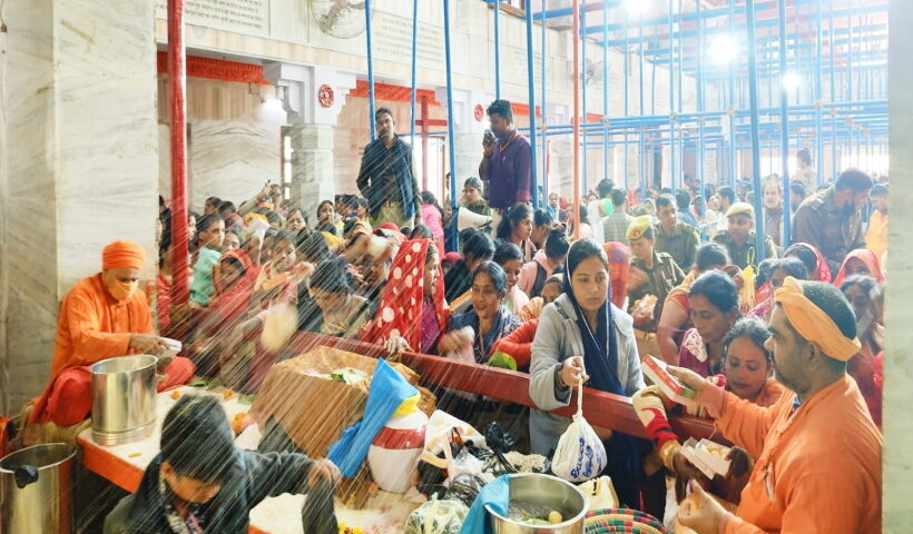 CM Yogi reached Gorakhpur