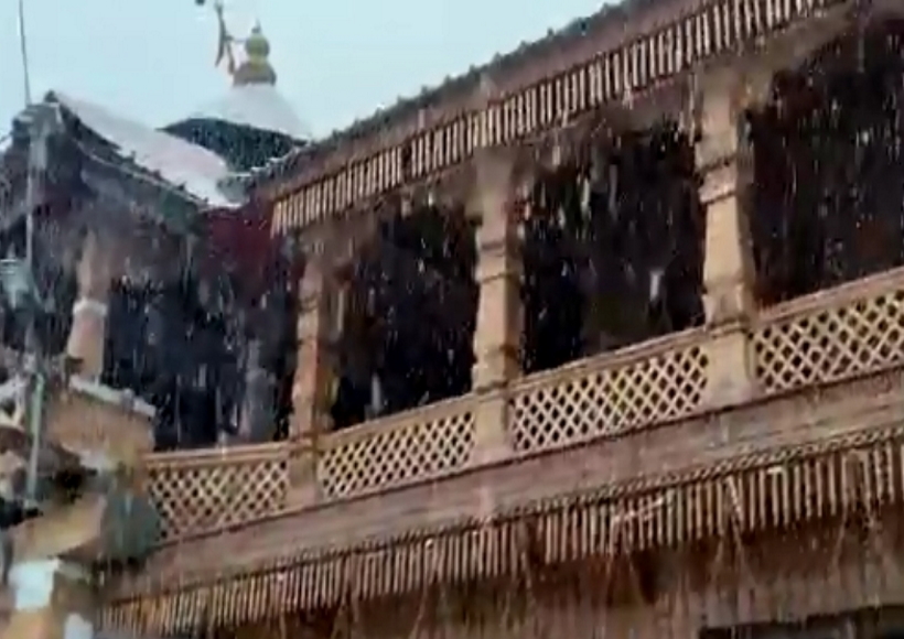 First snowfall of winter started in Yamunotri and Gangotri Dham