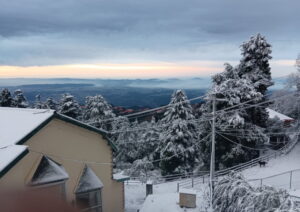 Snowfall in Mussoorie including Kedarnath, Gangotri, weather changed on the mountains, white sheet of snow.
