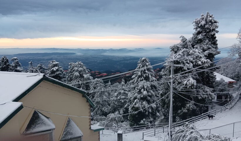 Snowfall in Mussoorie including Kedarnath, Gangotri, weather changed on the mountains, white sheet of snow.