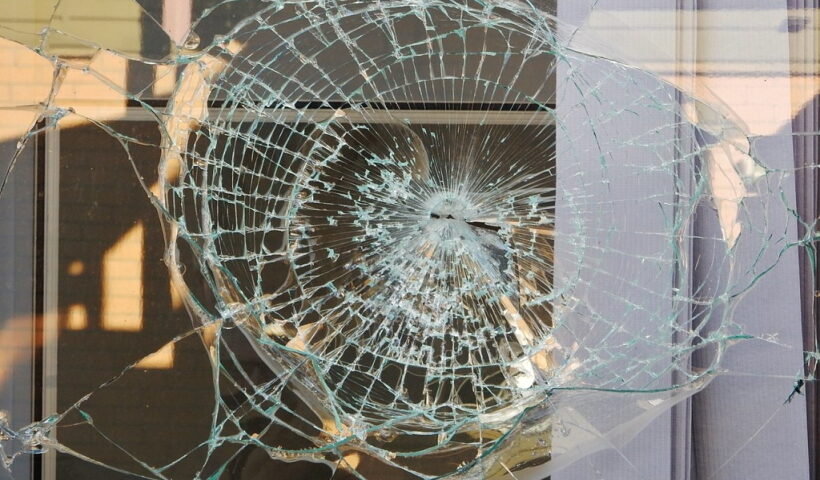 Sikh sentenced for smashing window with hockey stick in UK.