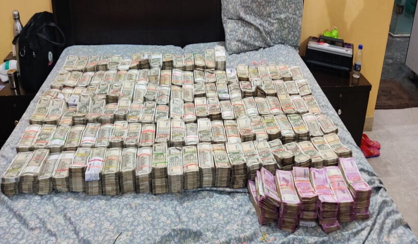 Police recovered more than 3 crore cash from the house