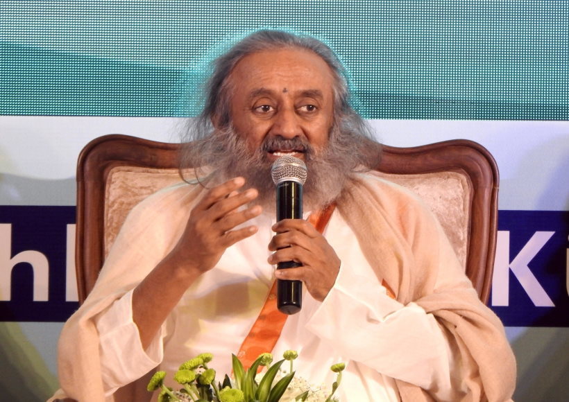 श्री श्री रविशंकर के हेलिकॉप्टर की तमिलनाडु में आपात लैंडिंग