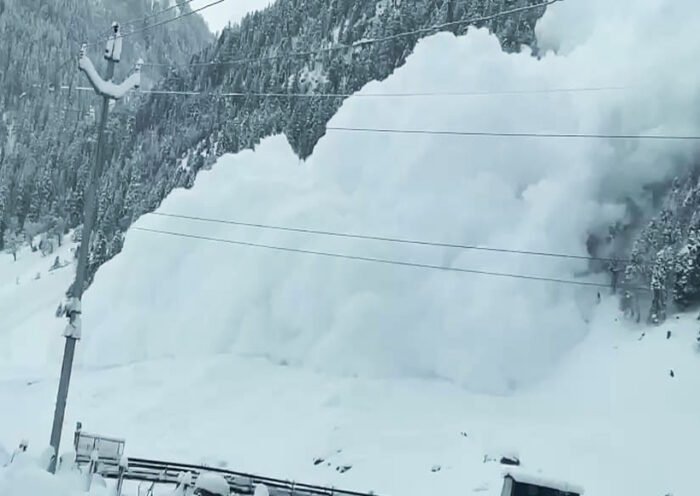 Sonamarg: One killed and one missing after snow avalanche hits Sonamarg area in J&K