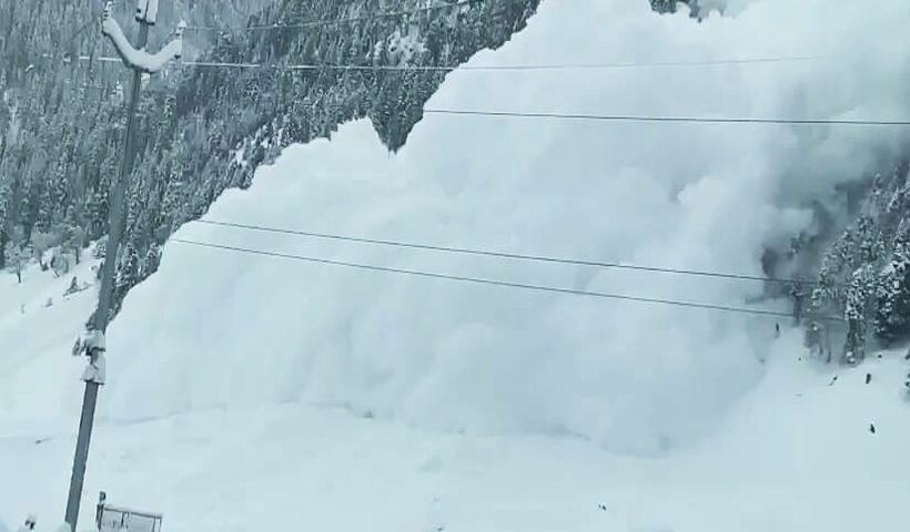 Sonamarg: One killed and one missing after snow avalanche hits Sonamarg area in J&K