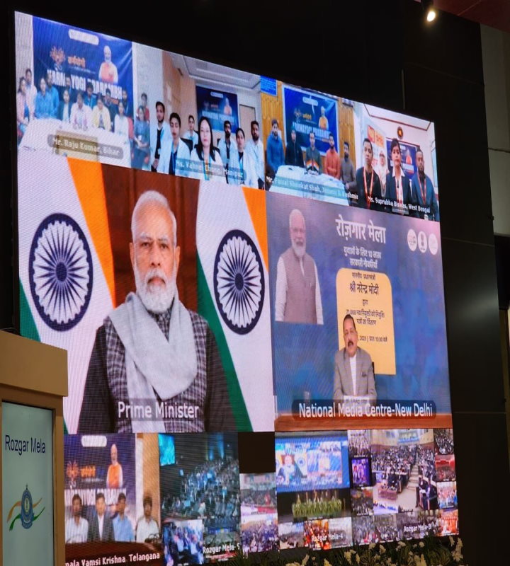 प्रधानमंत्री ने रोजगार मेले के तहत 71,000 लोगों को वर्चुअली नियुक्ति पत्र किए वितरित