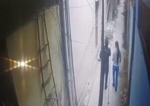 A young man stabbed a girl with a knife after breaking friendship in Delhi's Adarsh Nagar.