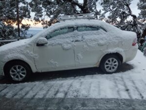 Snowfall in Mussoorie including Kedarnath, Gangotri, weather changed on the mountains, white sheet of snow.