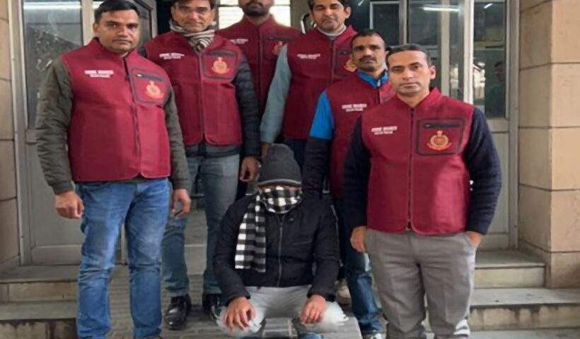 A man who stabbed, slit throat and then burnt the body of his lover's husband nabbed by Crime Branch