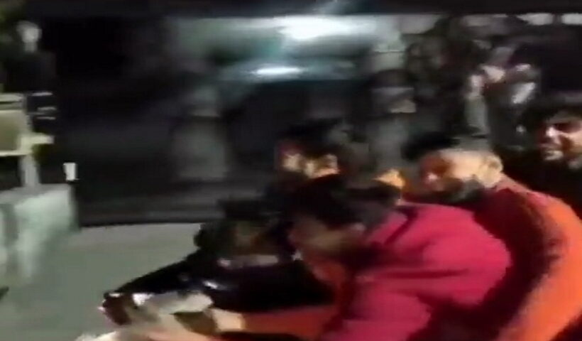 Video surfaced while stunting on scooty in Noida, 5 boys were doing stunts.