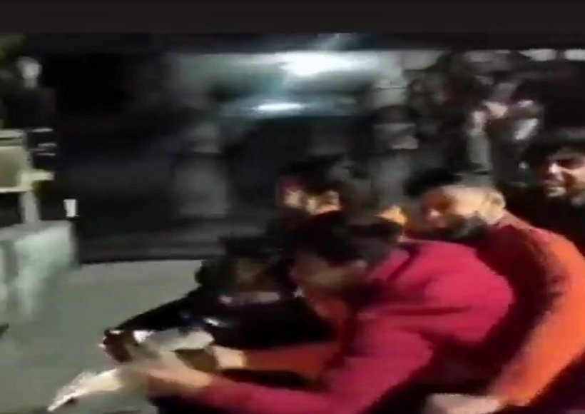 Video surfaced while stunting on scooty in Noida, 5 boys were doing stunts.