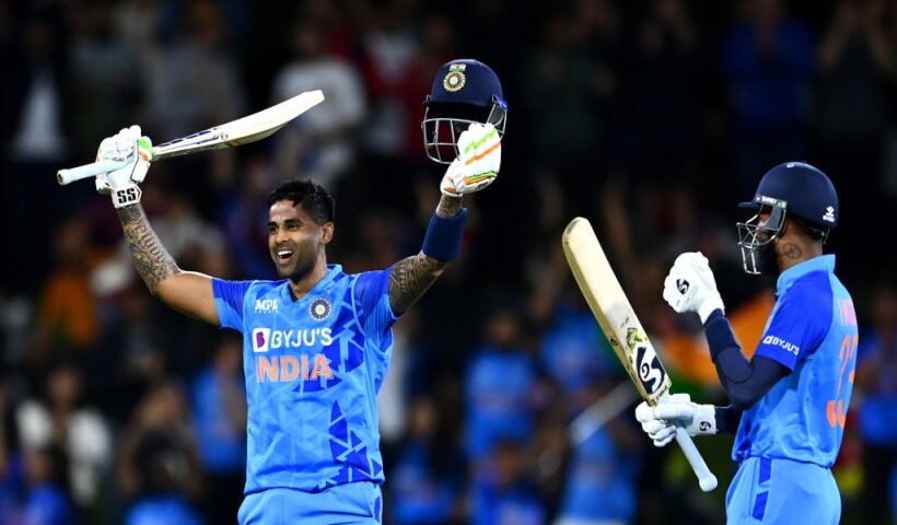 भारत के बल्लेबाज सूर्यकुमार यादव ने 'आईसीसी टी20 क्रिकेटर ऑफ द ईयर' का पुरस्कार जीता