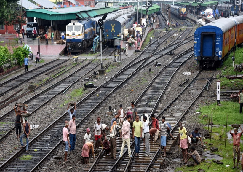 रेलवे ने माल ढुलाई से 1,35,387 करोड़ रुपये की कमाई की