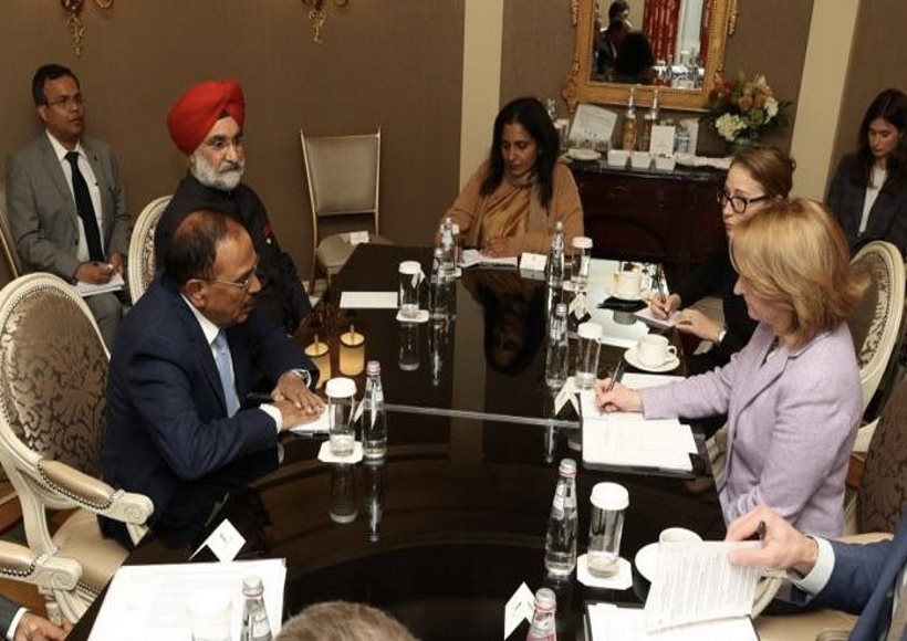 एनएसए डोभाल व अमेरिकी उप रक्षामंत्री ने सैन्य समन्वय पर की चर्चा