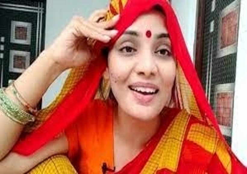 यूपी सरकार को निशाना बनाने वाले गाने के लिए नेहा सिंह राठौर को नोटिस जारी
