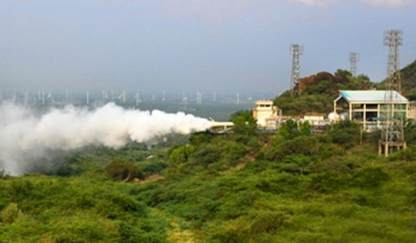 इसरो ने अपने मून मिशन रॉकेट के क्रायोजेनिक इंजन का परीक्षण किया