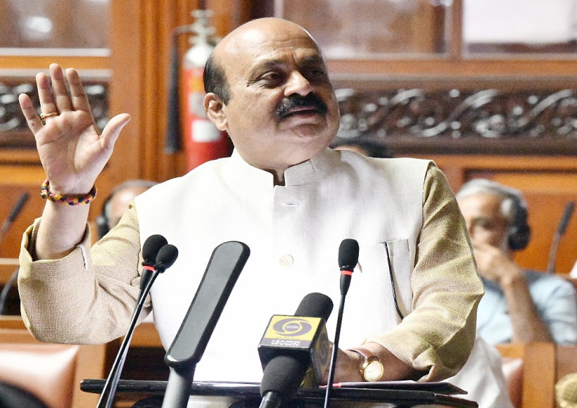 कर्नाटक सीएम ने सरप्लस बजट पेश किया, कांग्रेस ने बताया जुमला बजट